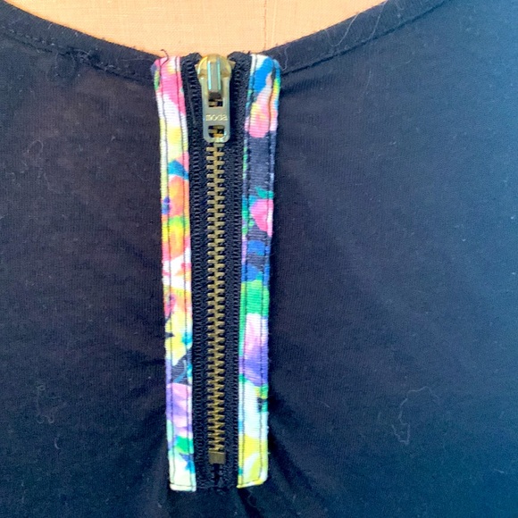 3 for $20 bundle H&M floral front razor zippered black back t shirt. - Picture 4 of 6